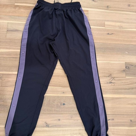 Addias joggers Sz med - Picture 2 of 5
